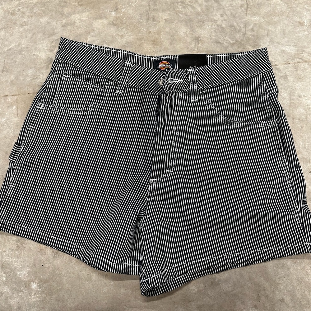 Women’s Dickies Shorts Size 27
